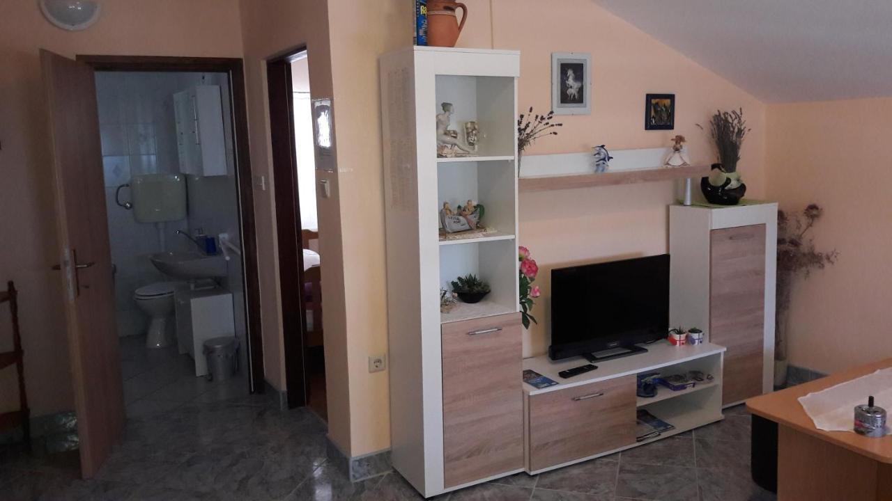 Apartment Ana Gornji Karin Exterior foto